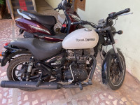 White Royal Enfield Thunderbird X 350