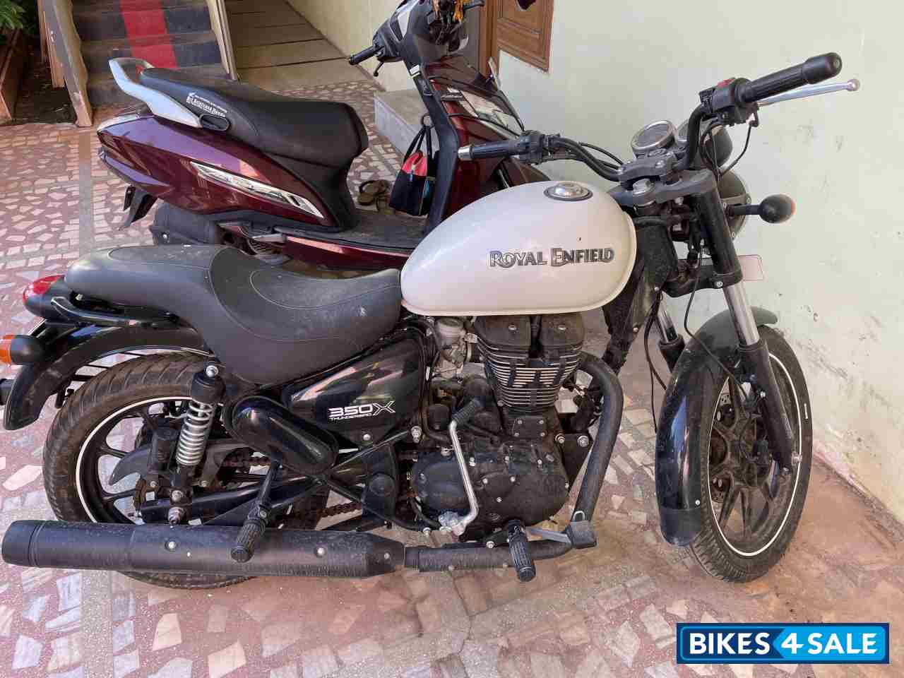 White Royal Enfield Thunderbird X 350