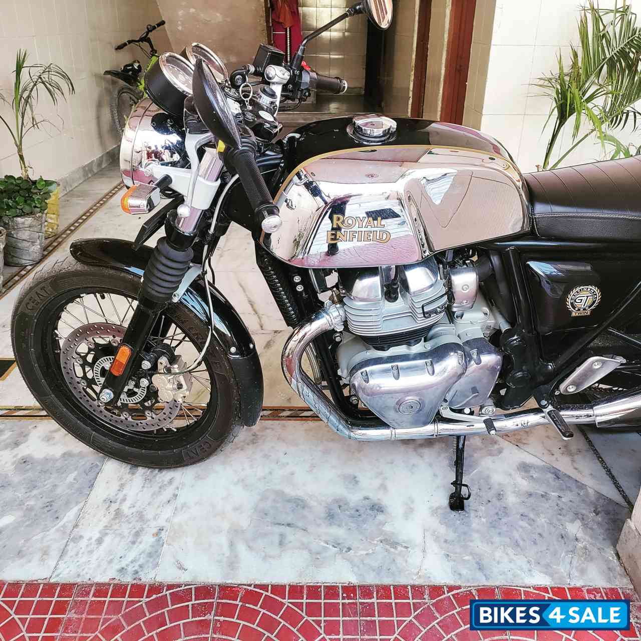 Chrome Royal Enfield Continental GT 650 Twin Chrome Royal Enfield Continental GT 650 Twin