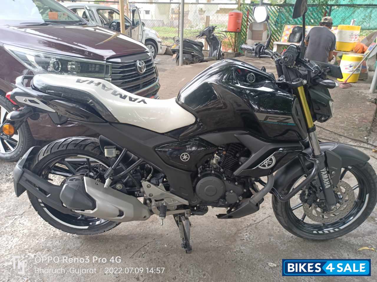 Metallic Black Yamaha FZ FI V3 BS6