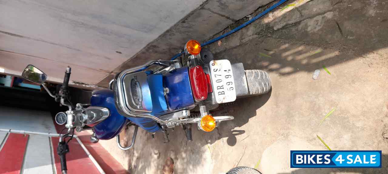 Bajaj Avenger 220 DTS-i