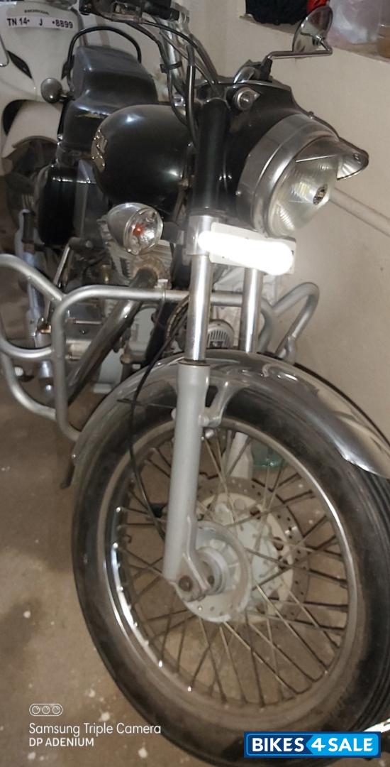 Black Royal Enfield Bullet 350