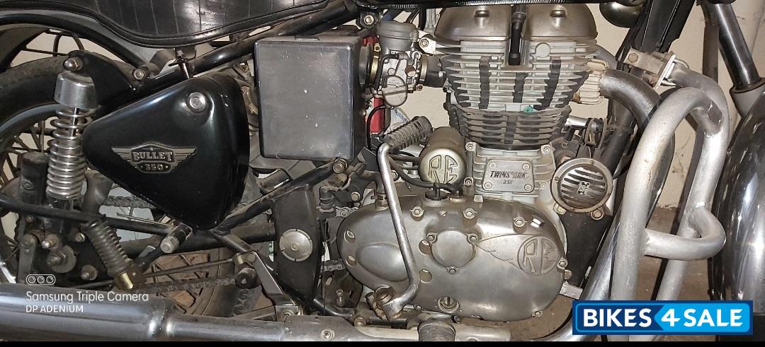 Black Royal Enfield Bullet 350