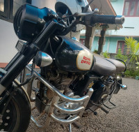 Black Royal Enfield Classic 500