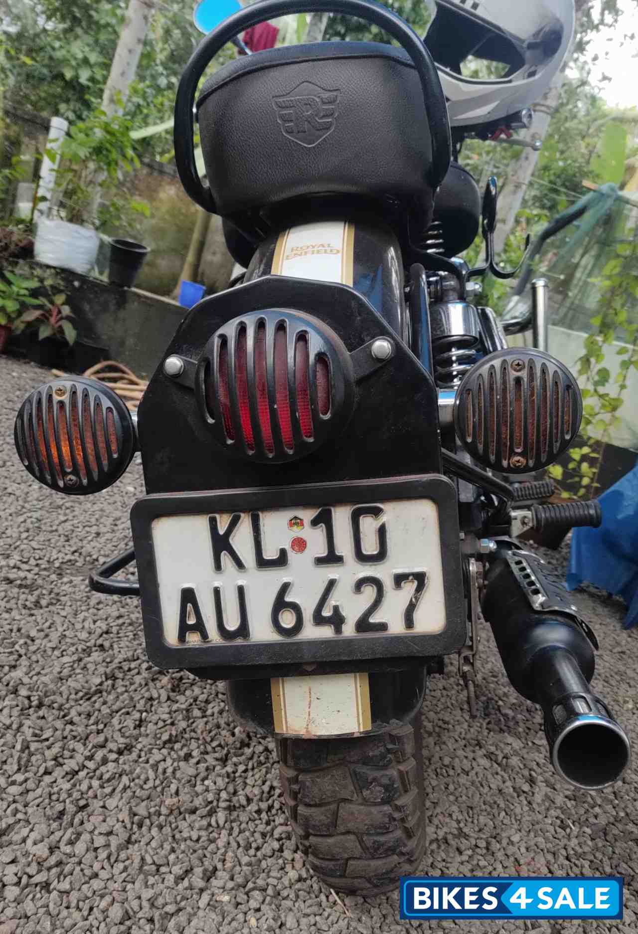 Black Royal Enfield Classic 500