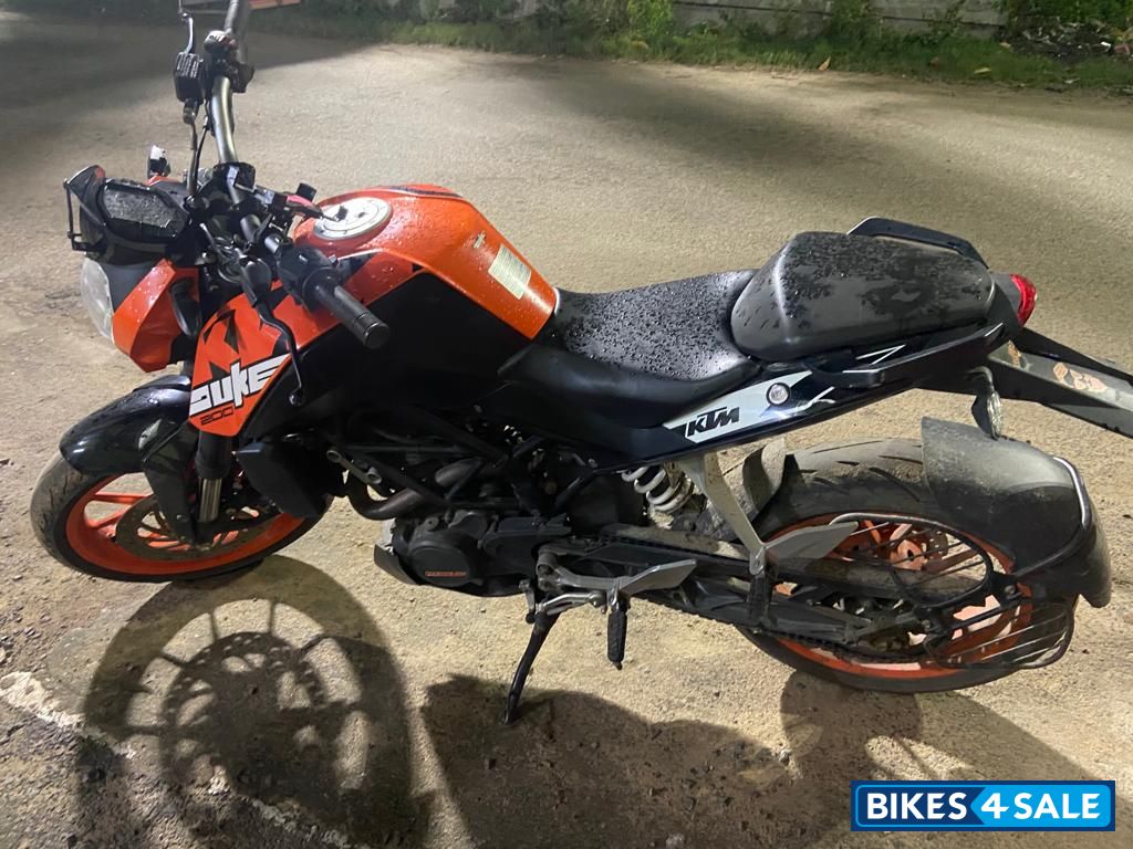 Orange Black KTM Duke 200