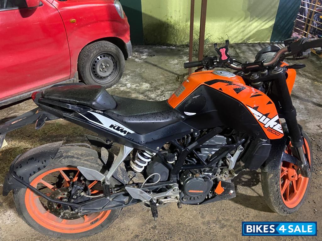 Orange Black KTM Duke 200