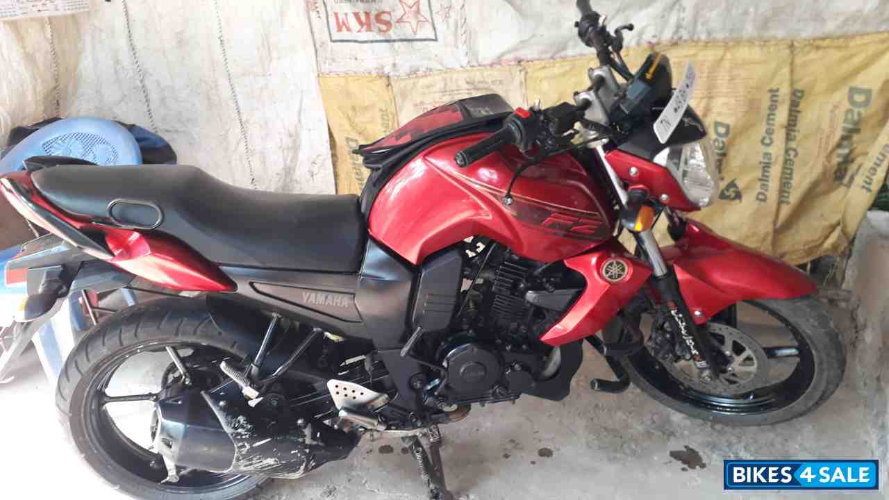Red Yamaha FZ16