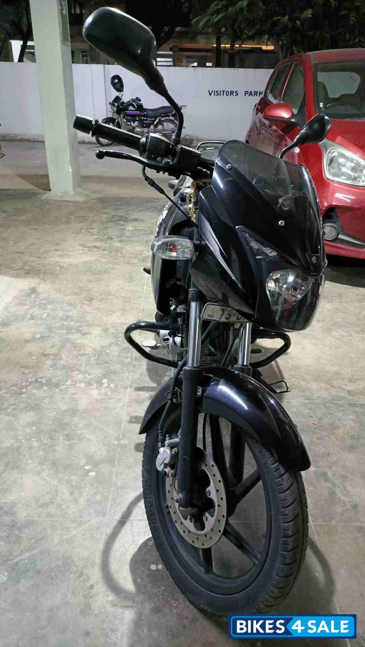 Black Bajaj Pulsar 150 Black Bajaj Pulsar 150
