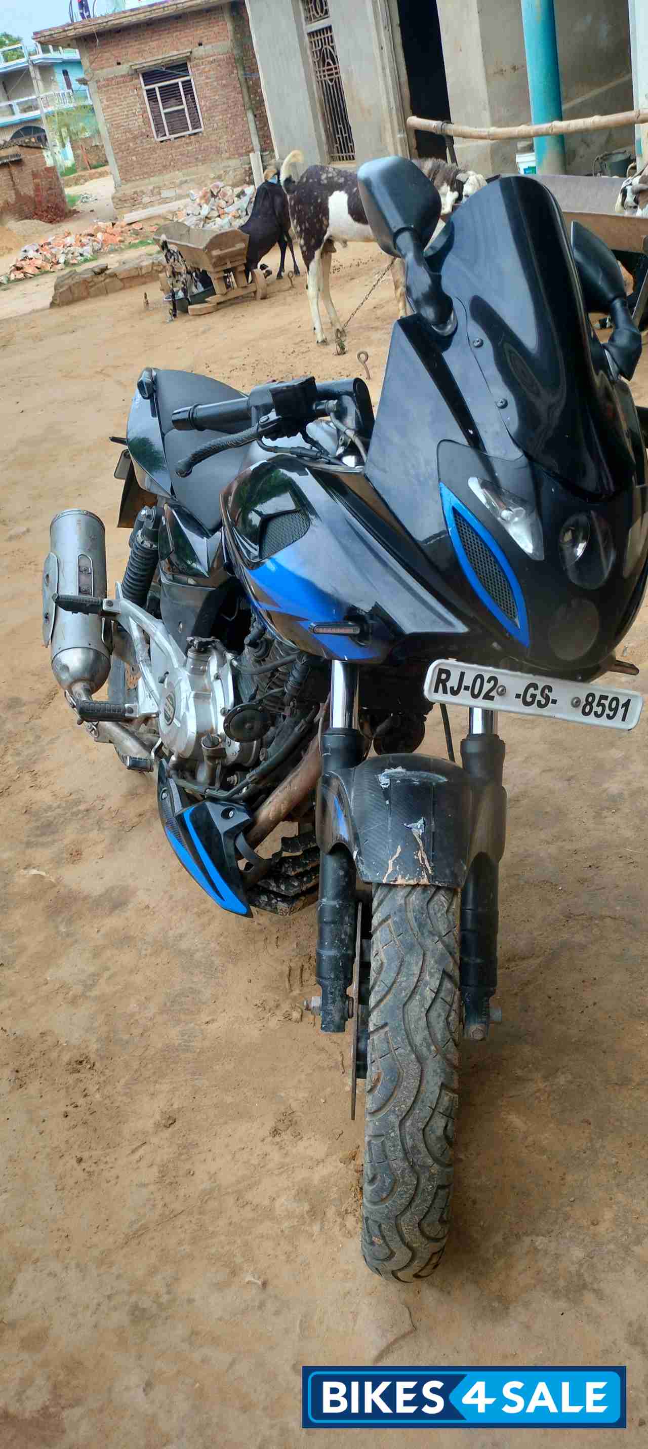 Bajaj Pulsar 220 DTSi Bajaj Pulsar 220 DTSi
