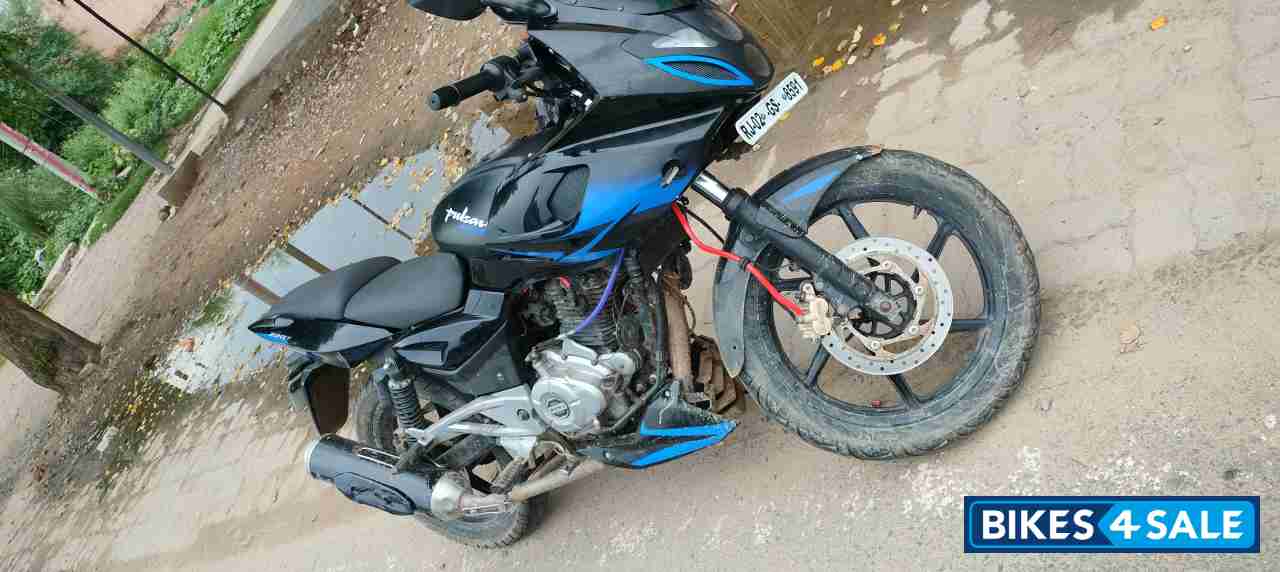 Bajaj Pulsar 220 DTSi Bajaj Pulsar 220 DTSi
