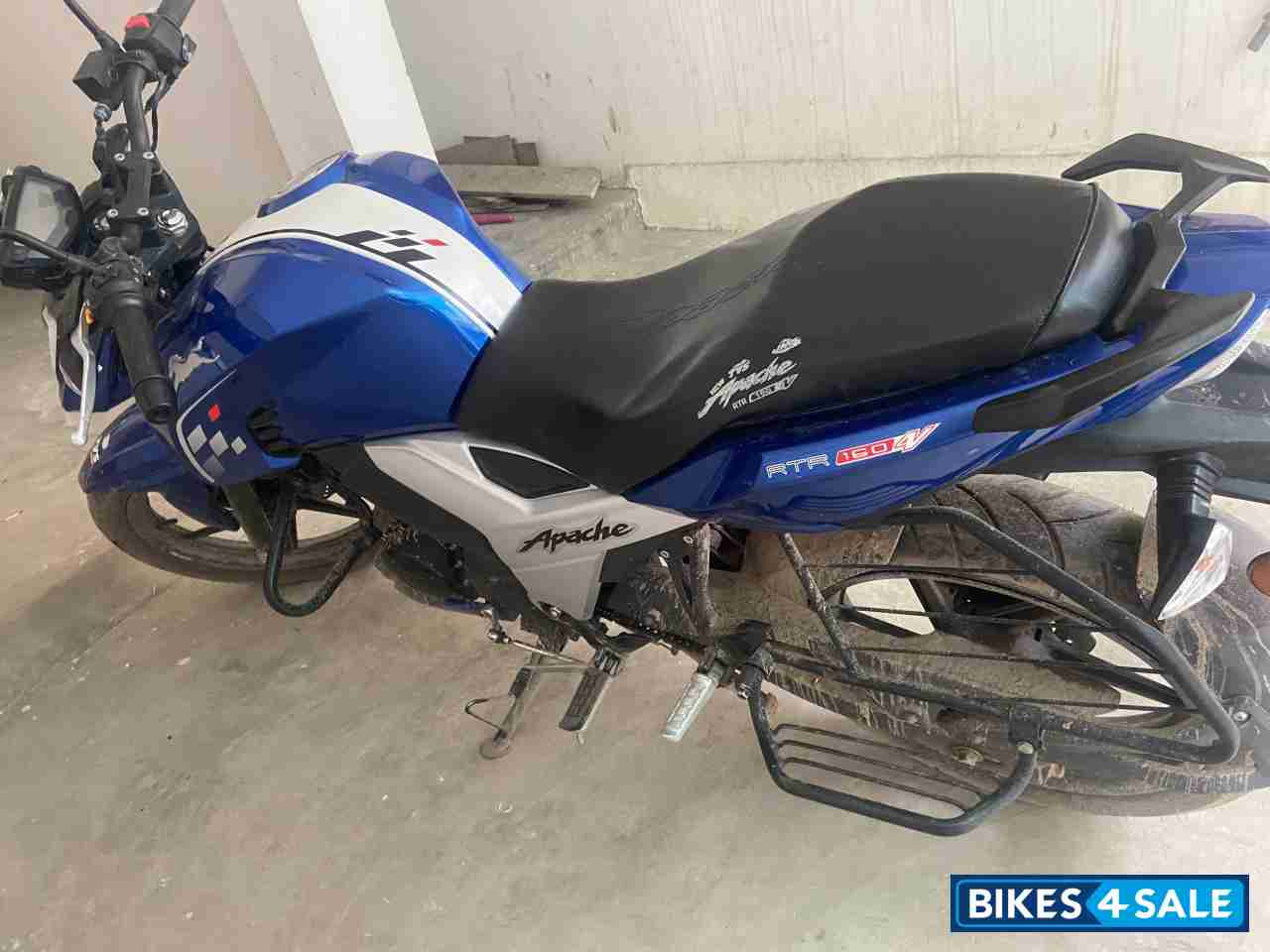 Blue TVS Apache RTR 160 4V