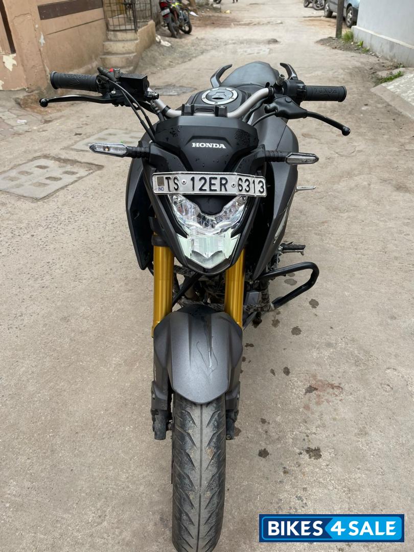 Gray Honda Hornet 2.0