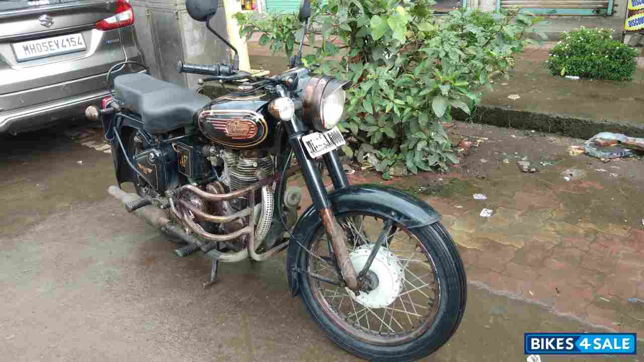 Black Royal Enfield Bullet 350