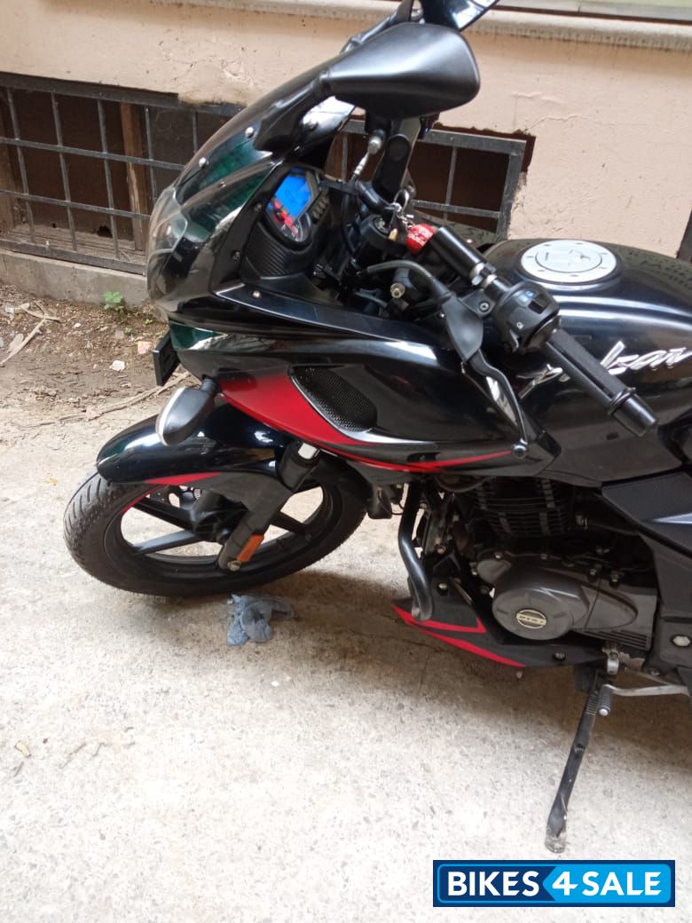 Bajaj Pulsar 220F BS6