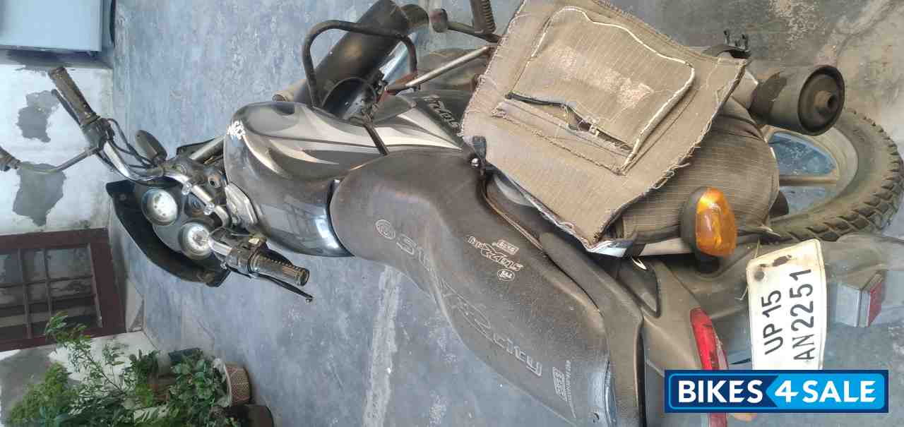 Black TVS Star City Black TVS Star City