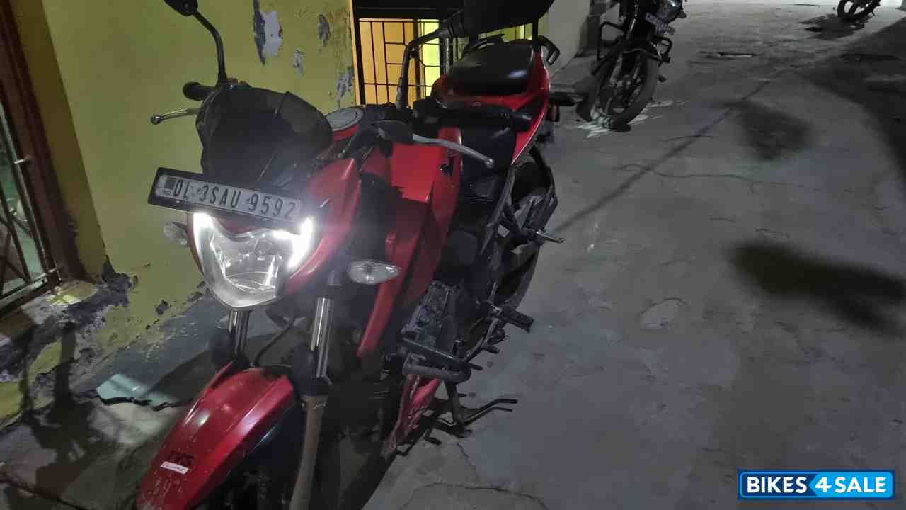 Mat Red TVS Apache RTR 200 4V Race Edition 2.0