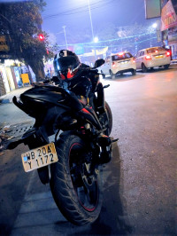 Black Suzuki Gixxer SF Fi
