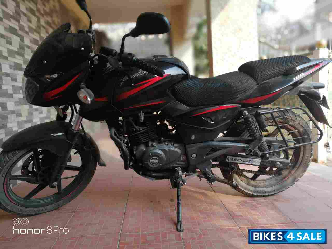 Bajaj Pulsar 180