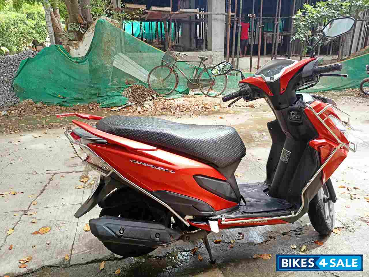 Neon Orange Honda Grazia