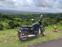 Black Benelli Imperiale 400 BS6