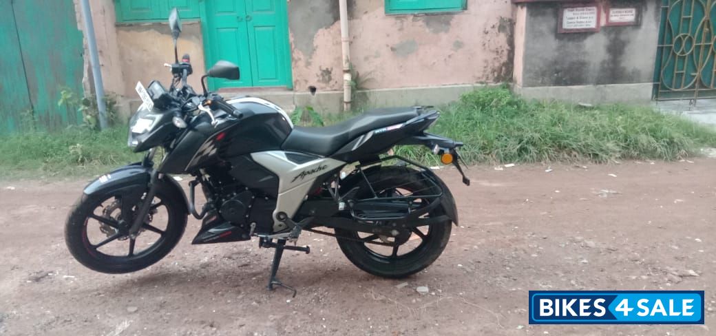 TVS Apache RTR 160 4V BS6