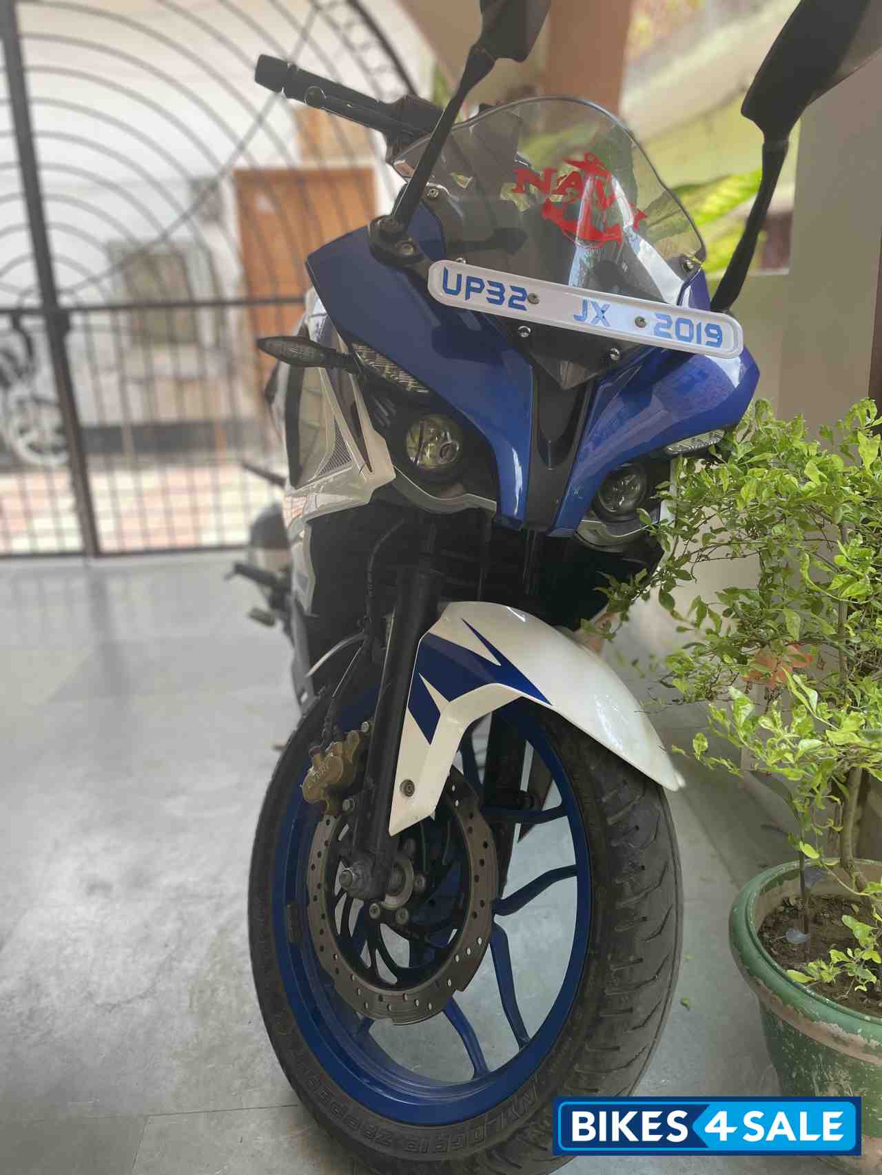 Bajaj Pulsar RS 200