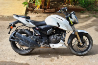 TVS Apache RTR 200 4V