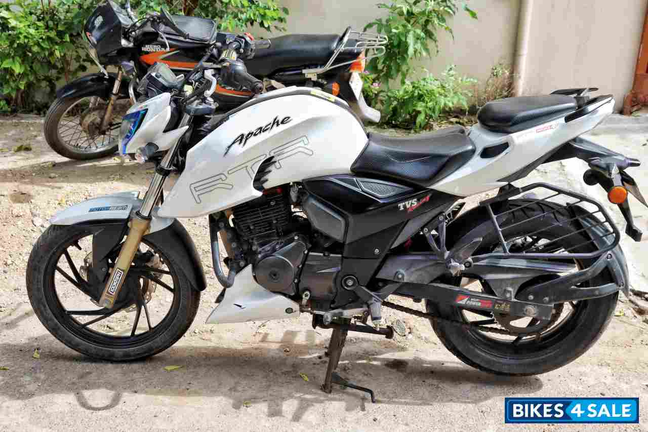 TVS Apache RTR 200 4V