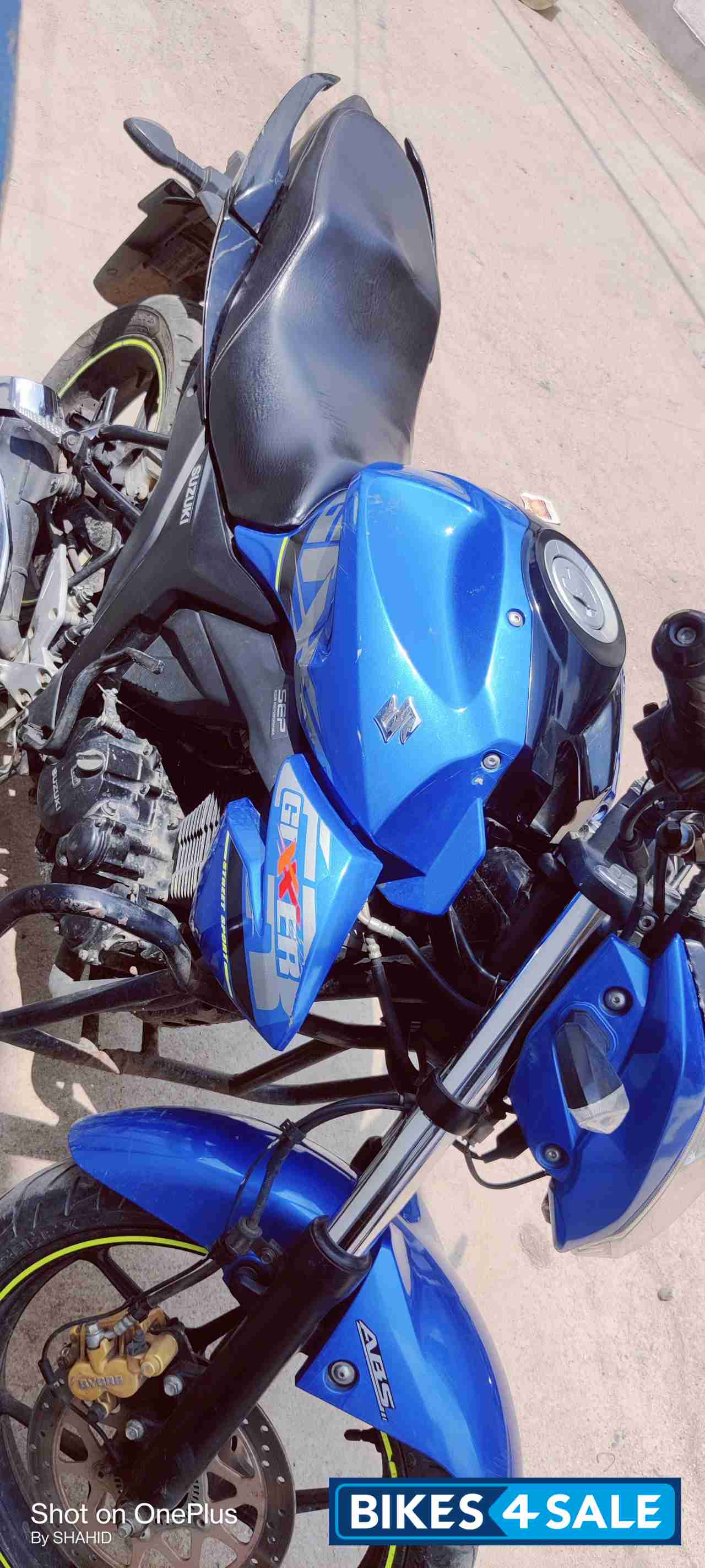 Blue Black Suzuki Gixxer 150