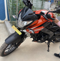 Orange Bajaj Pulsar NS125 BS6