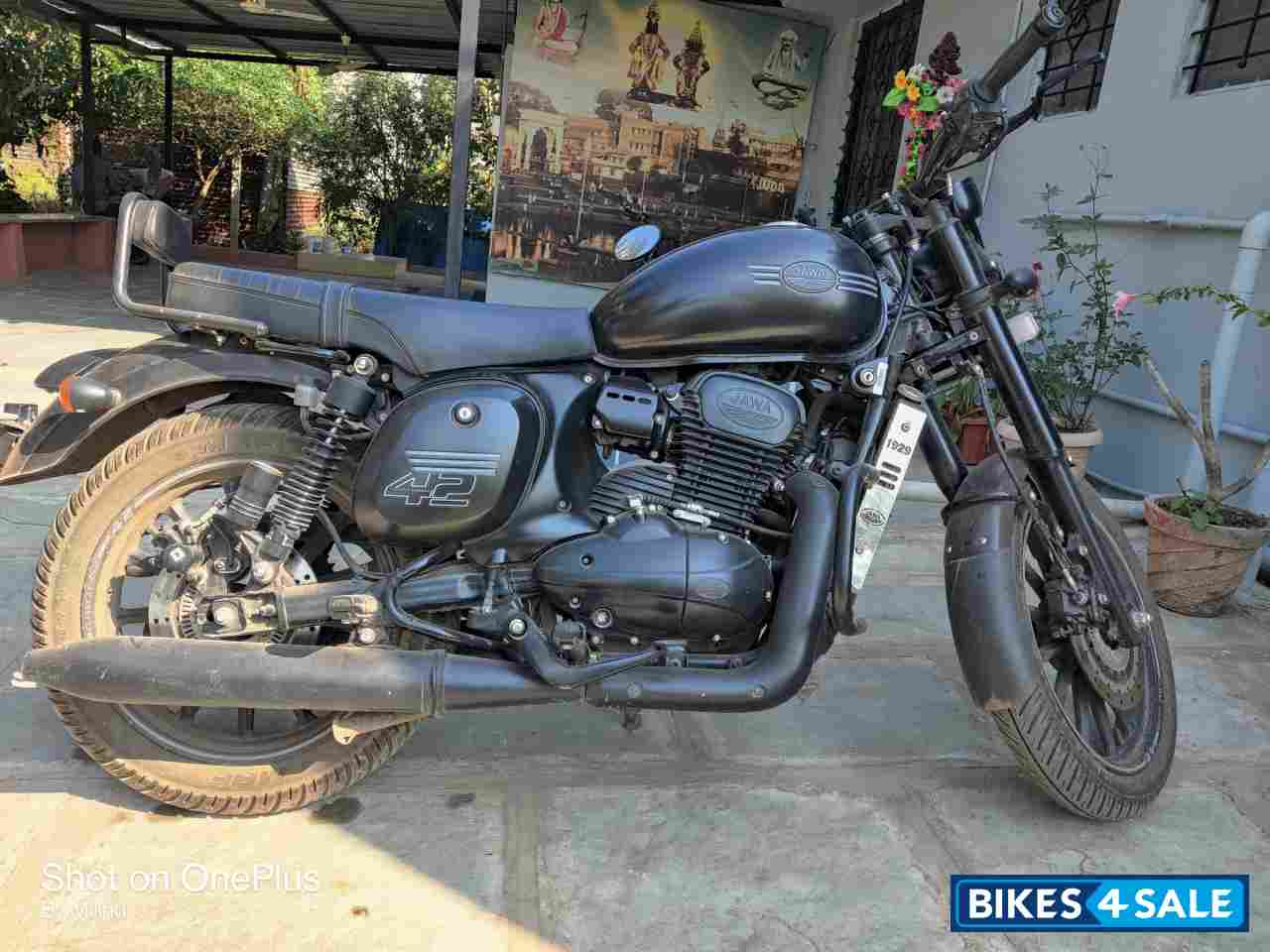 Jawa 42 Dual Channel ABS AllStar Black