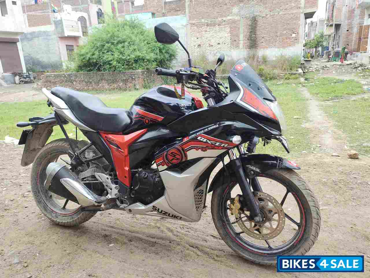 Suzuki Gixxer SF Fi