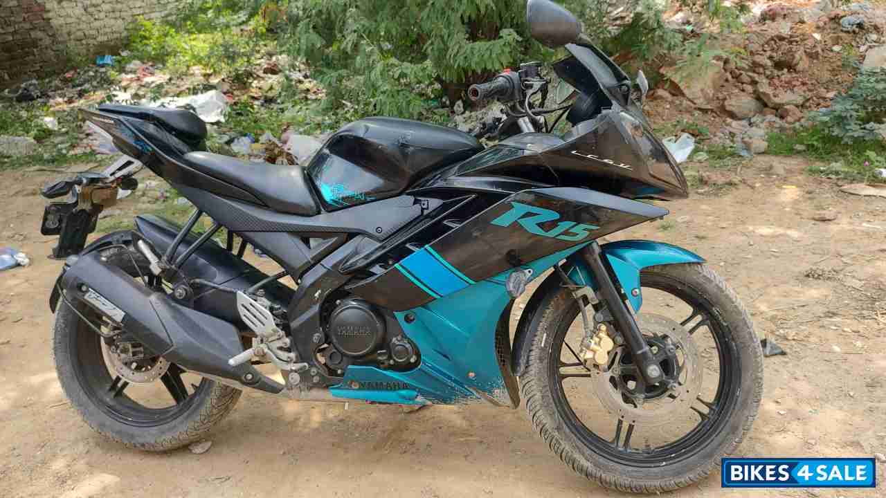 Yamaha YZF R15 V2