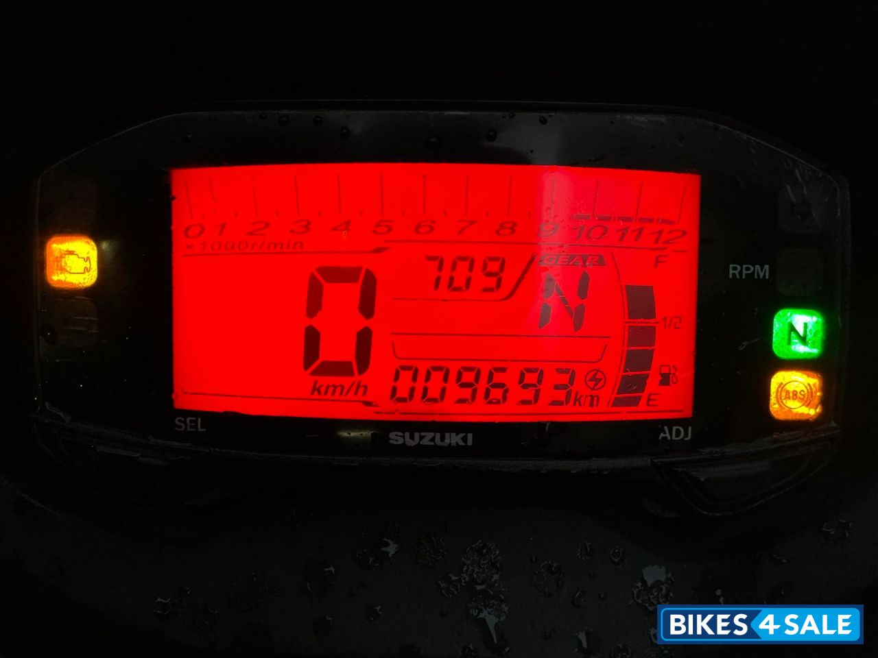 Black Suzuki Gixxer SF Fi