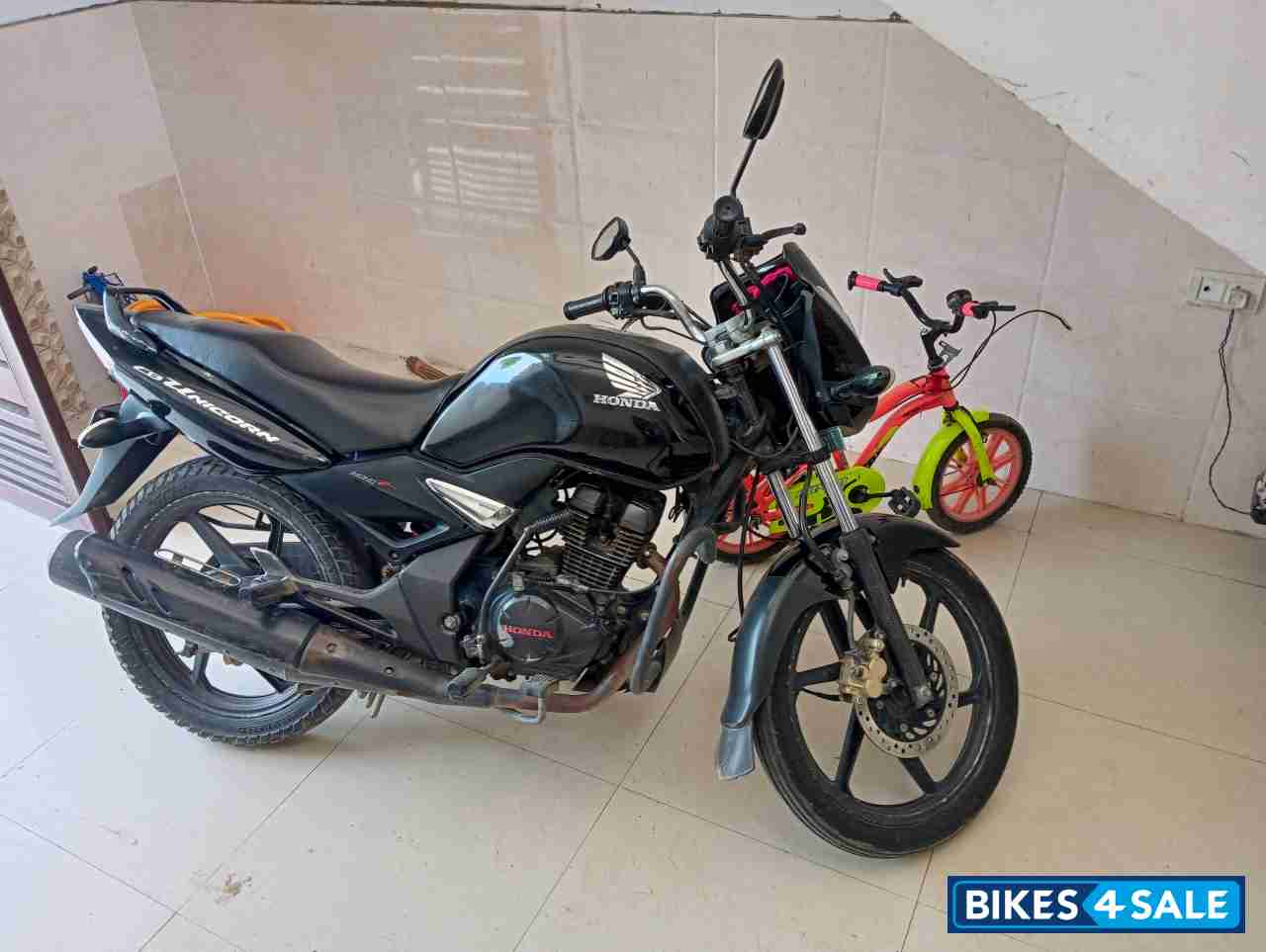 Black Honda CB Unicorn