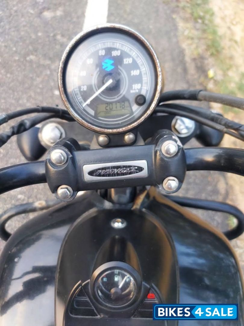 Bajaj Avenger 220 DTS-i