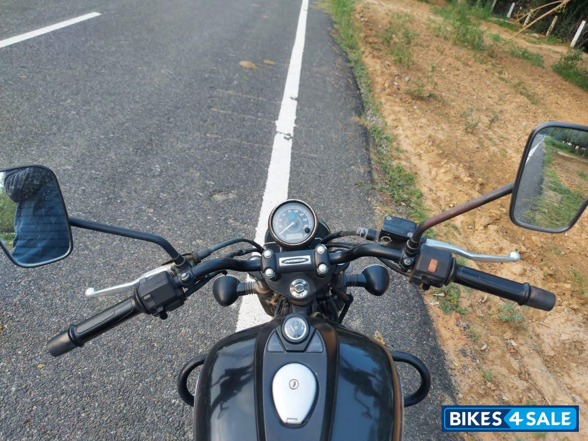 Bajaj Avenger 220 DTS-i