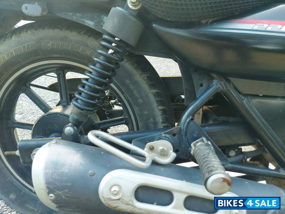 Bajaj Avenger 220 DTS-i