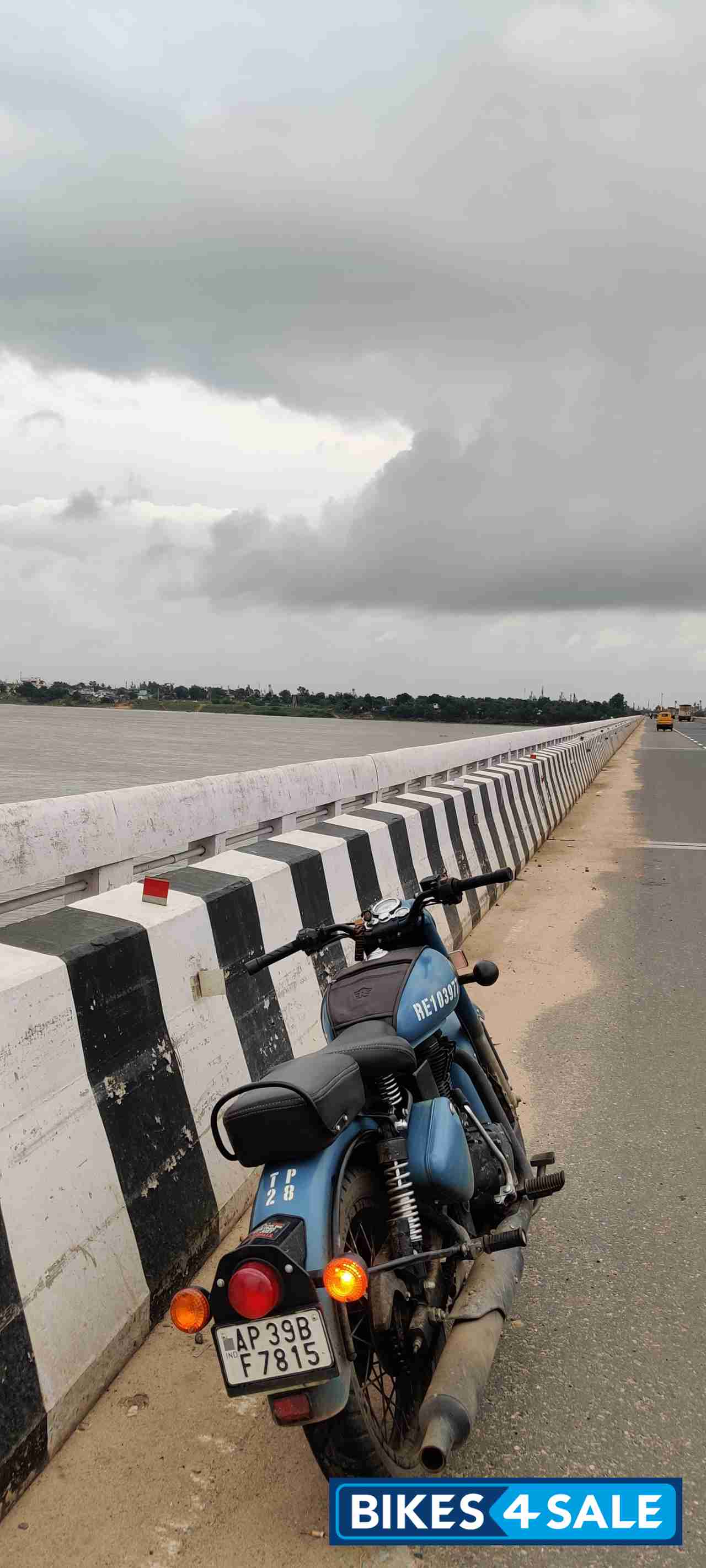 Royal Enfield Classic Signals Airborne Blue