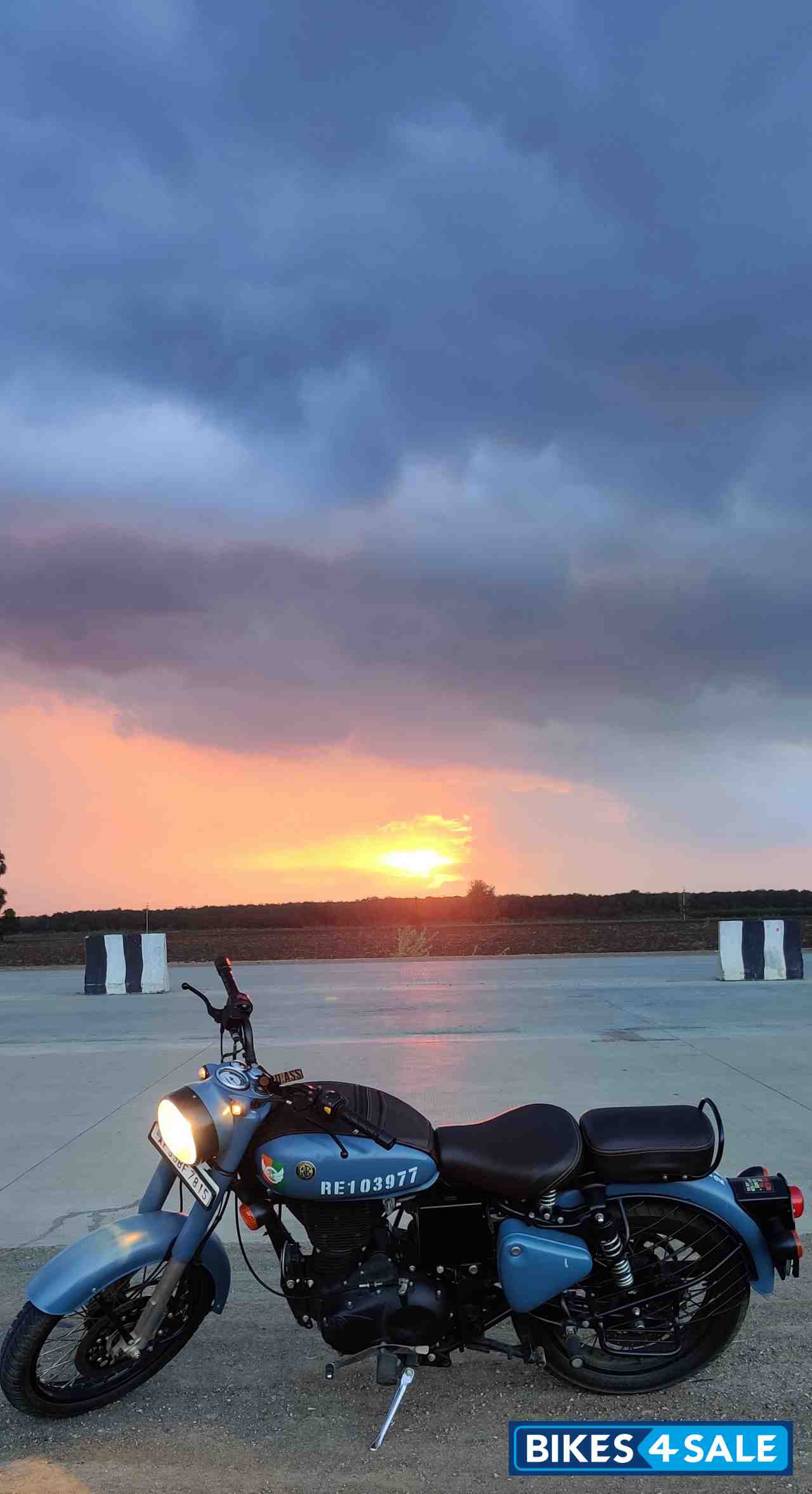 Royal Enfield Classic Signals Airborne Blue