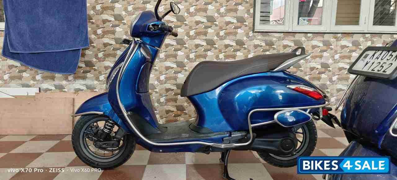 Indigo Metallic Blue Bajaj Chetak Premium