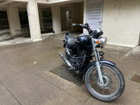 Black Royal Enfield Thunderbird 350