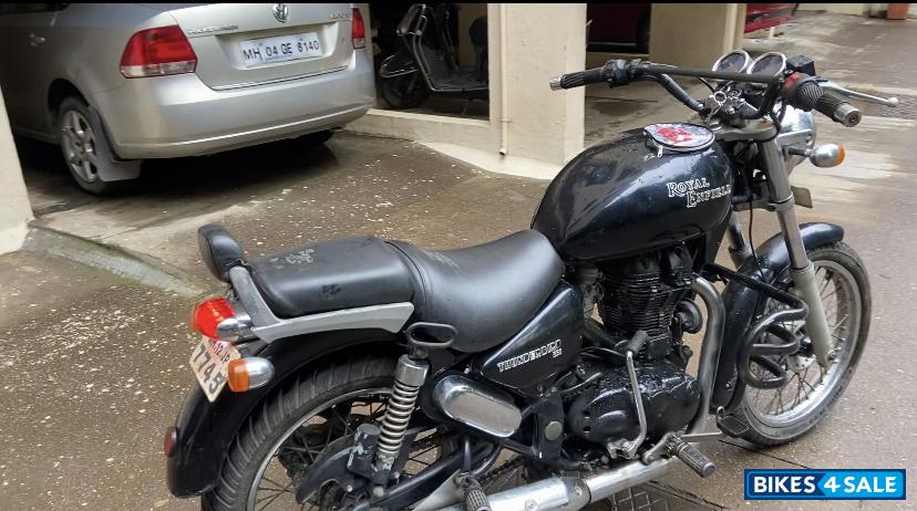 Black Royal Enfield Thunderbird 350 Black Royal Enfield Thunderbird 350