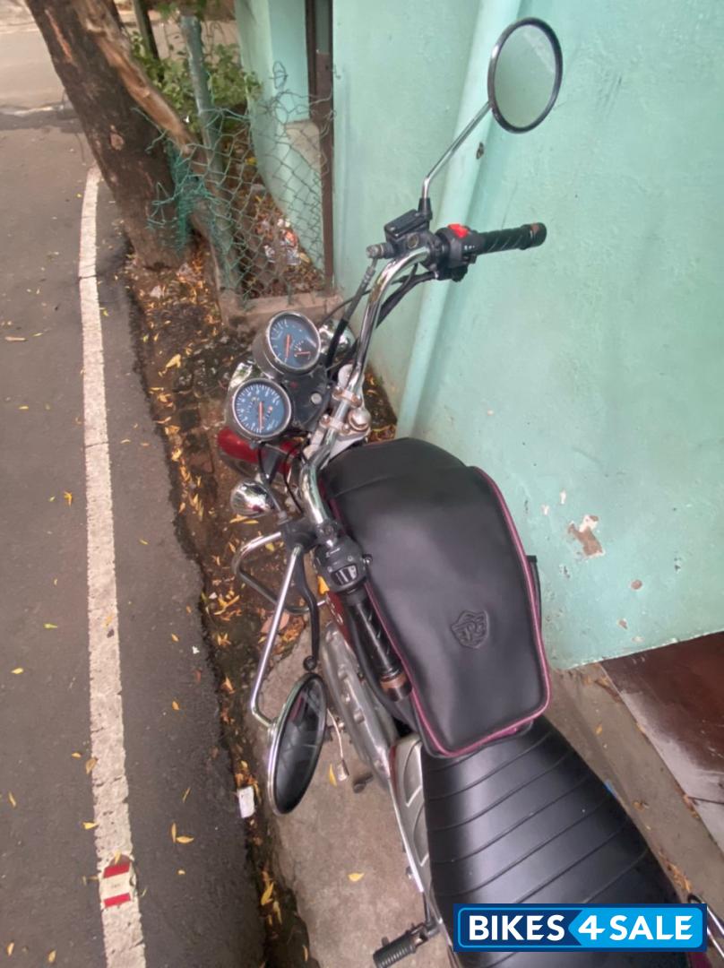 Red Royal Enfield Thunderbird 350