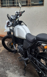 Snow White Royal Enfield Himalayan 2018 BS IV