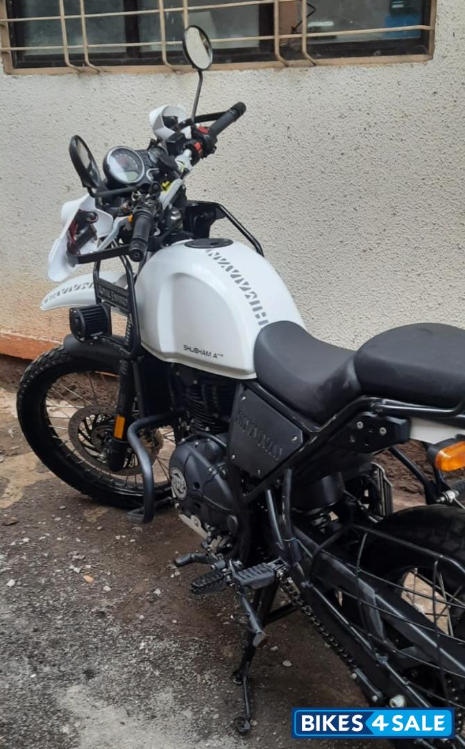 Snow White Royal Enfield Himalayan 2018 BS IV Snow White Royal Enfield Himalayan 2018 BS IV