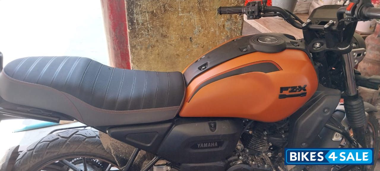 Matt Orange Yamaha FZ-X