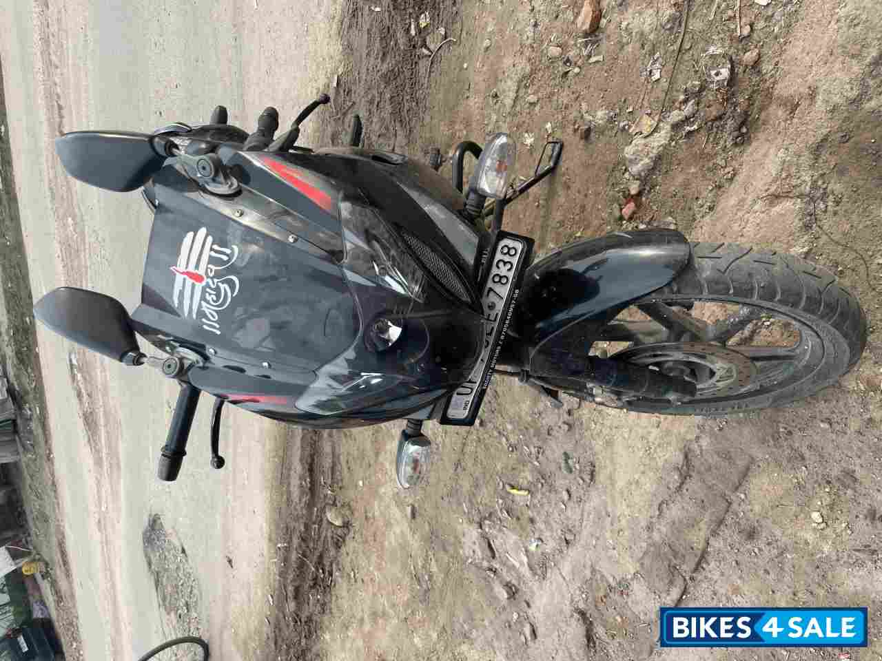 Red Wine Bajaj Pulsar 220F