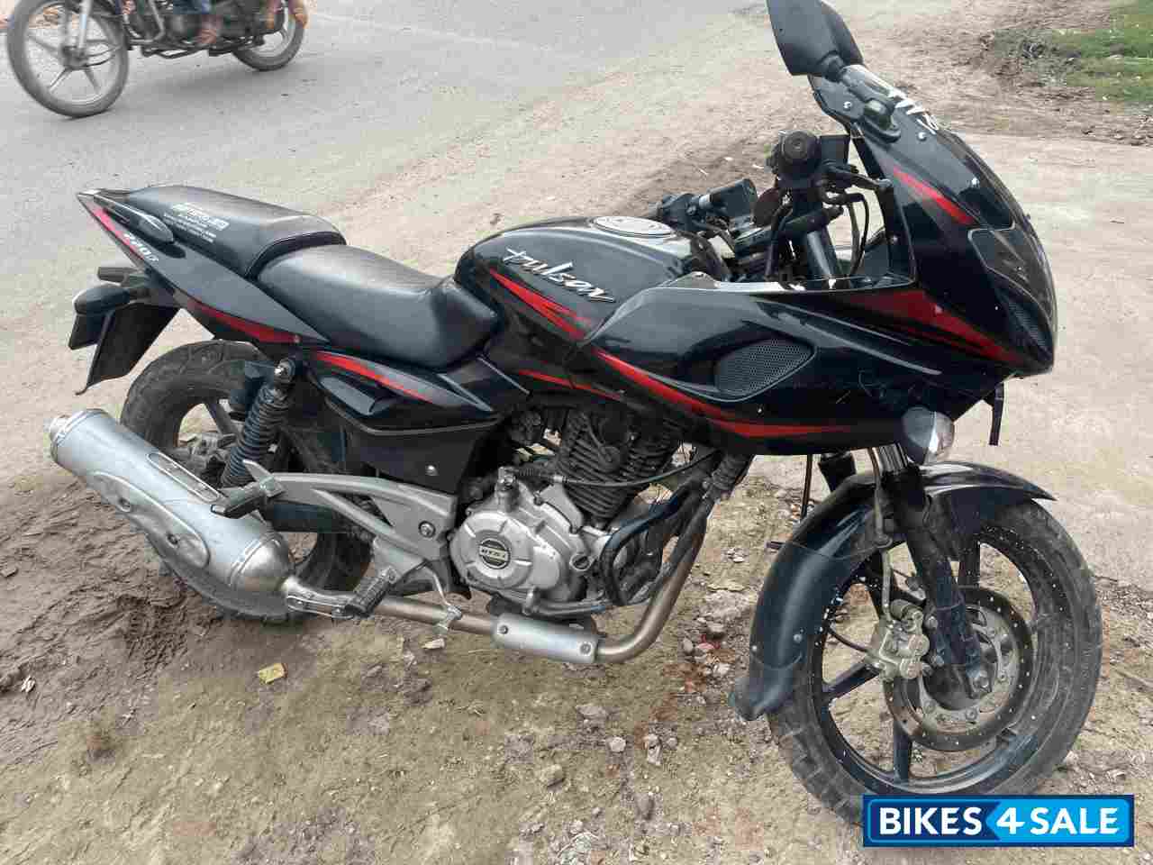 Red Wine Bajaj Pulsar 220F Red Wine Bajaj Pulsar 220F